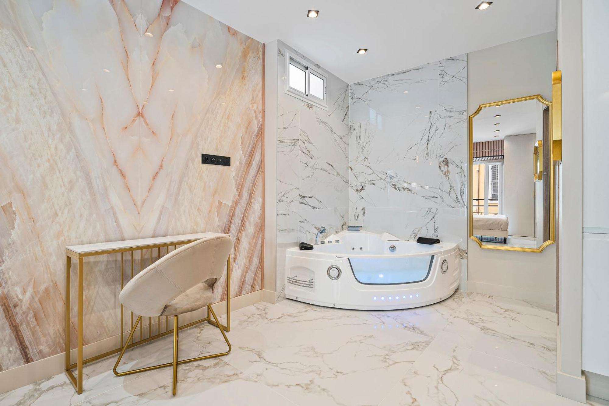 Renting - 8france - Luxury & Comfort Jacuzzi Massena Nizza